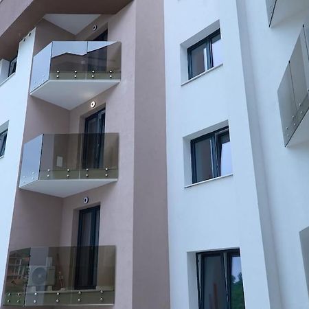 City Center Accomodation- 401 Resita Ngoại thất bức ảnh